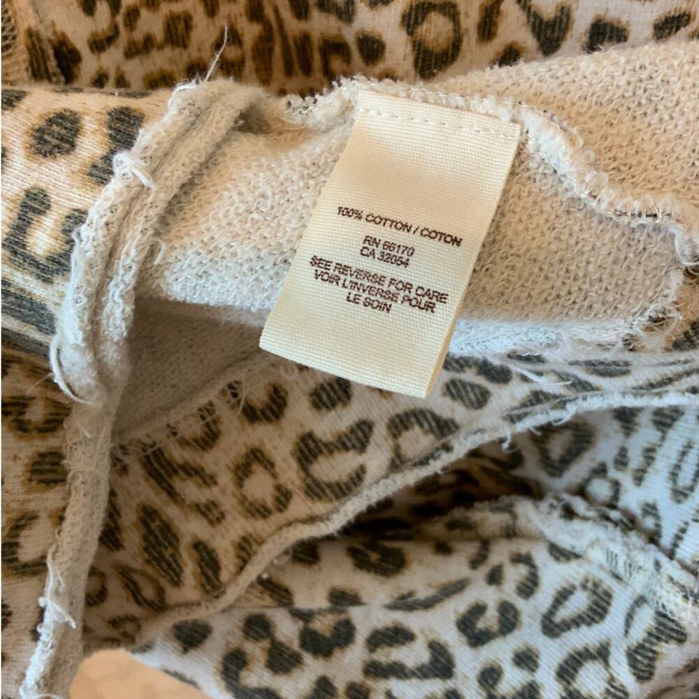 Free People We The Free Leopard Oversized Snap Button Sweater XS - Picture 5 of 5